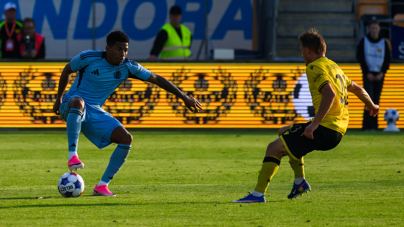 Slovan Bratislava vs Mjallby - Không có bất ngờ